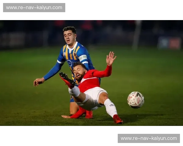 绿茵场上的西米德兰兹之魂：什鲁斯vs沃尔索尔，不只是足球的较量